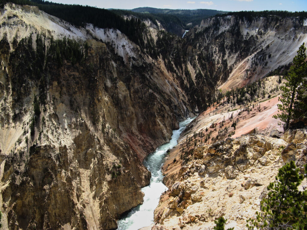 Yellowstone River in Grand Canyon of the Yellowstone